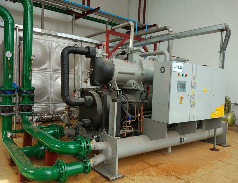 化學原料廠采用低溫螺桿式冷水機